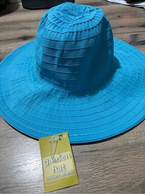 Bright Turquoise Garden Sun Hat